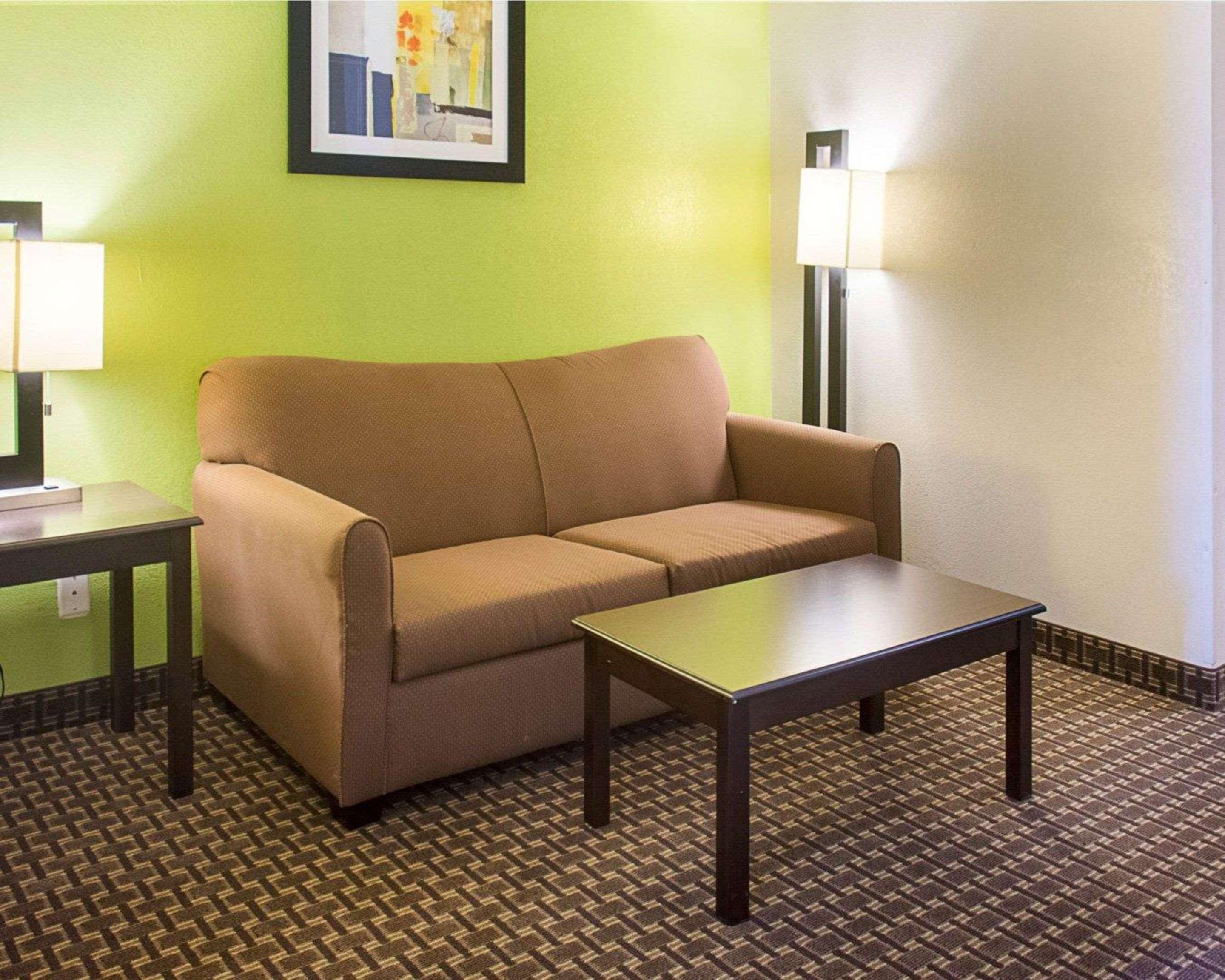 Quality Inn & Suites Quantico Stafford Exterior foto