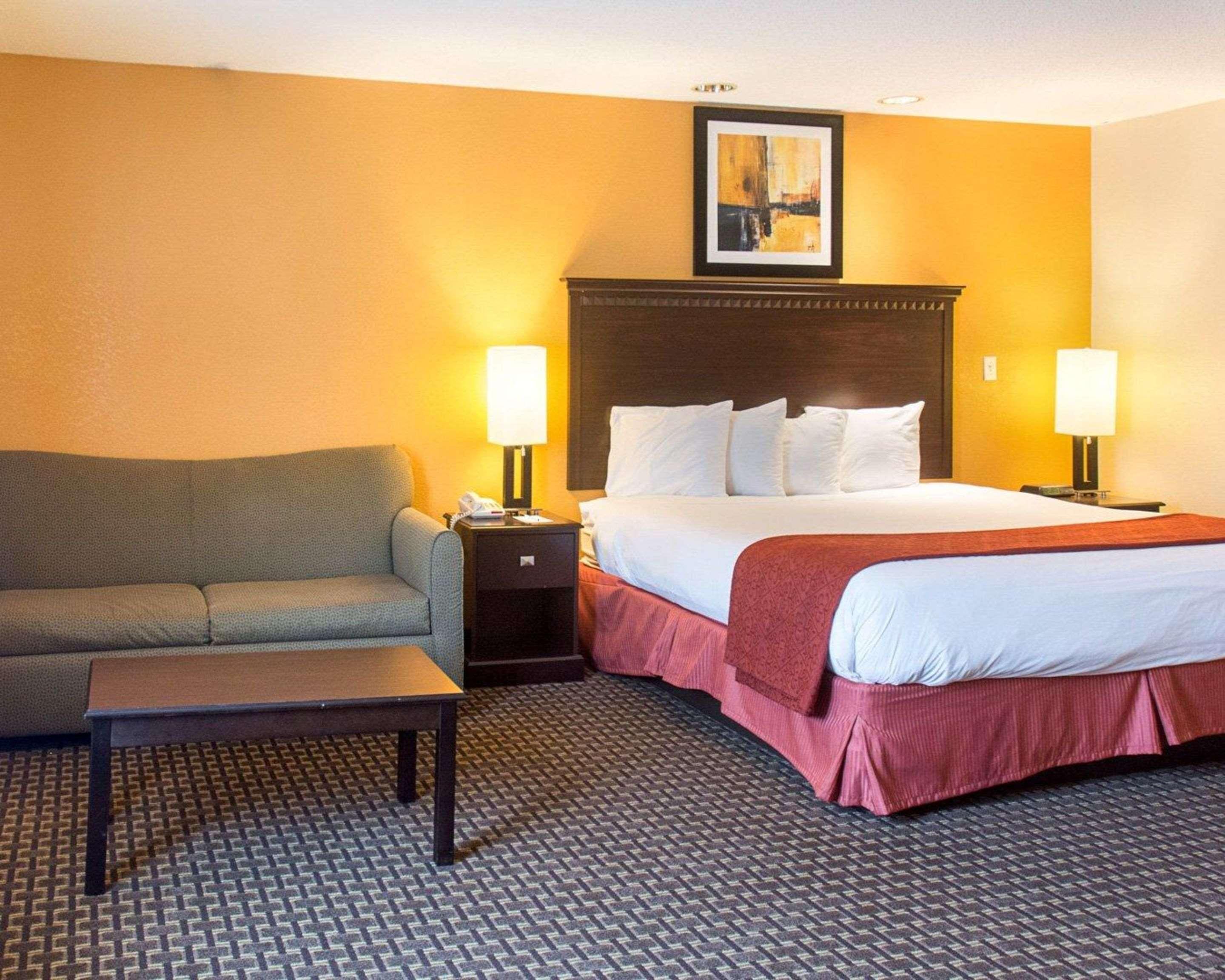 Quality Inn & Suites Quantico Stafford Exterior foto
